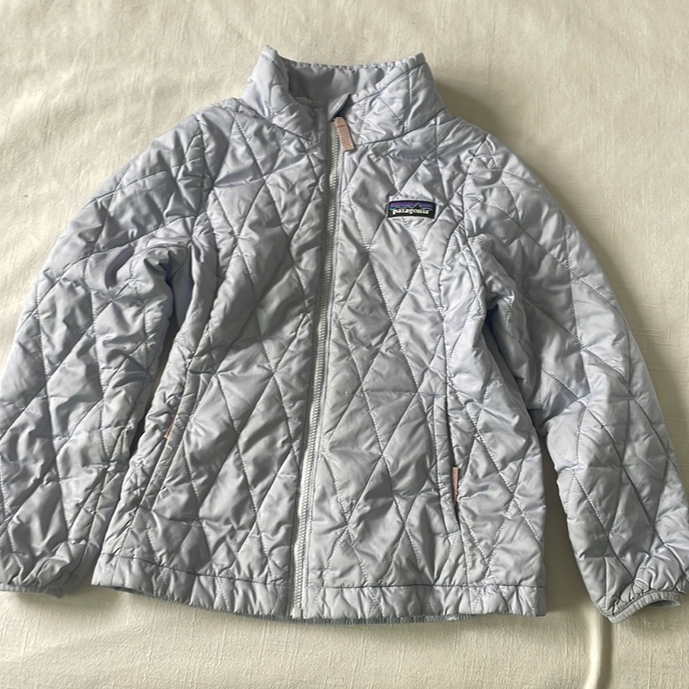 Girls Patagonia nano puff jacket